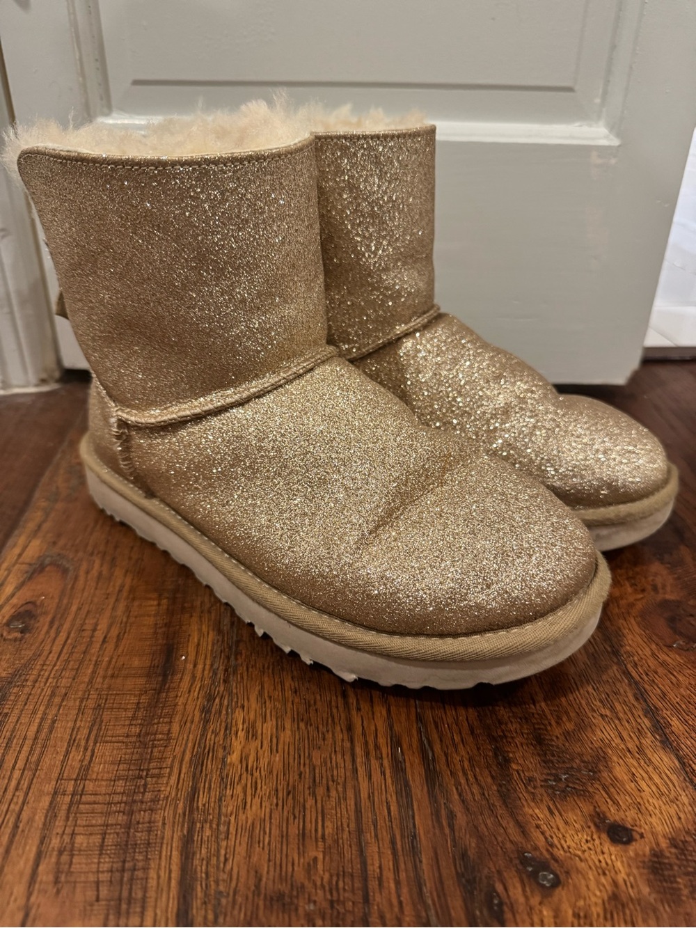 UGG Women’s sz 7 Sparkle Short Boot - Gold Glitter- bow in back - Picture 3 of 10